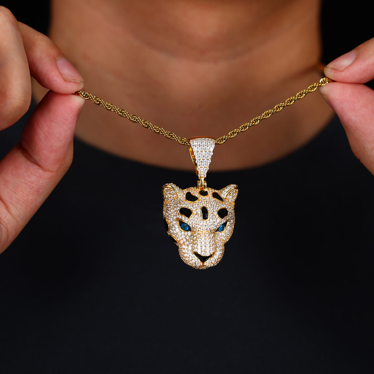 3D Leopard Head Moissanite Pendant view