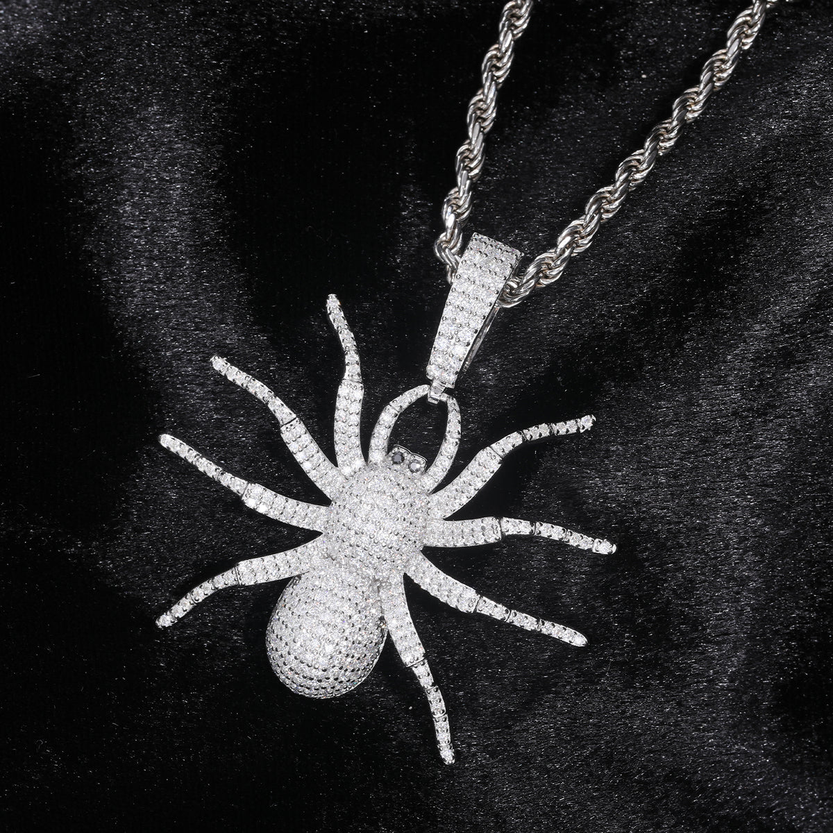 3D Spider Moissanite Pendant close-up